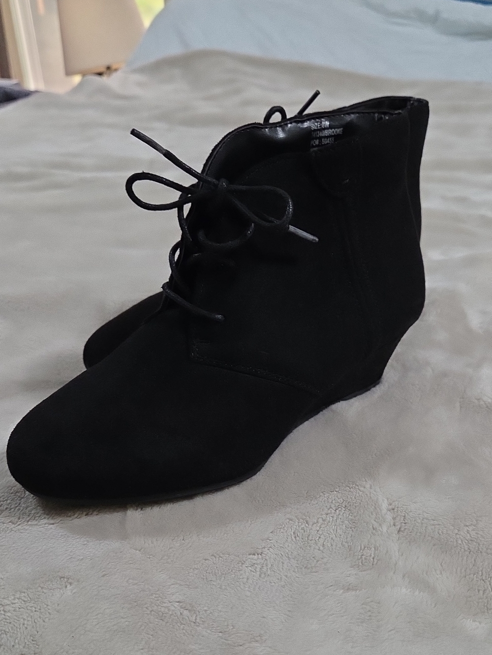 Women's Black Lace-Up Wedge Ankle Boots